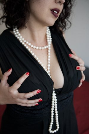 Betty-lou shemale independent escort